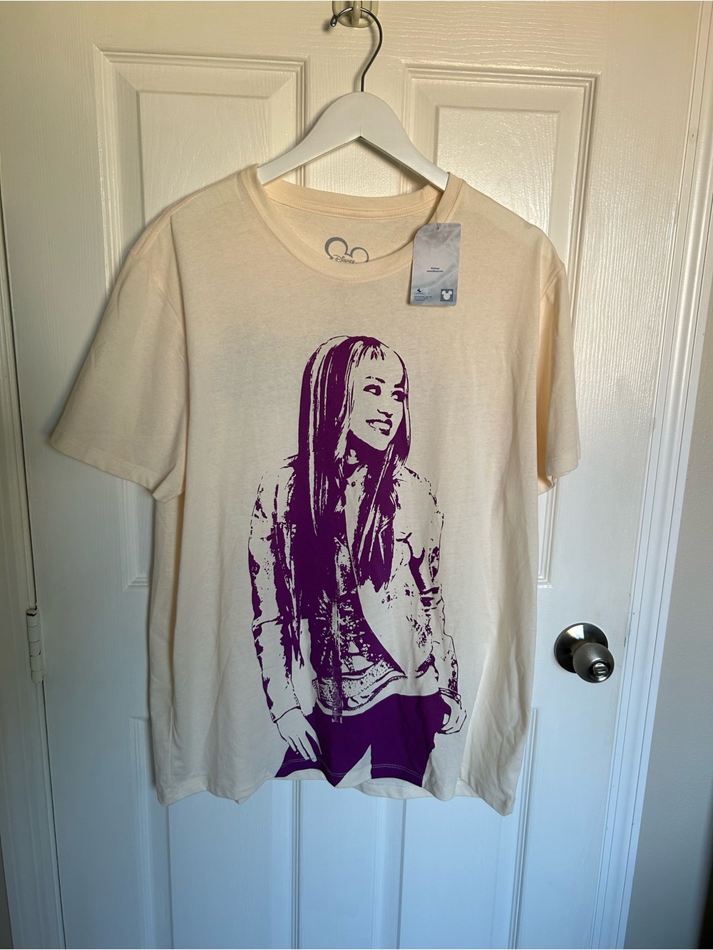 Disney Channel Throwback Hannah Montana Cream Tee with Purple Print Women’s XL